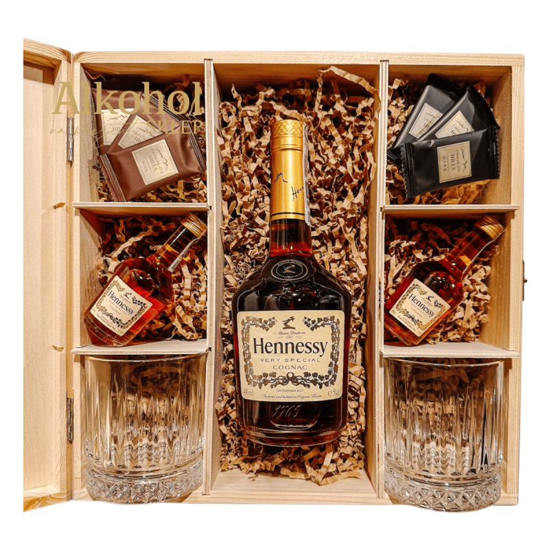 ZESTAW KONIAK HENNESSY VS 0.5L + CZEKOLADKI + 2 x KONIAK HENNESSY VS MINI + 2 SZKLANKI