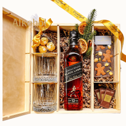 DUŻY ZESTAW ŚWIĄTECZNY Z WHISKY JOHNNIE WALKER BLACK LABEL