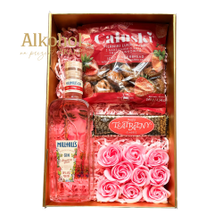 ZESTAW NA DZIEŃ MATKI - GIN MILLHILL'S STRAWBERRY + SŁODYCZE
