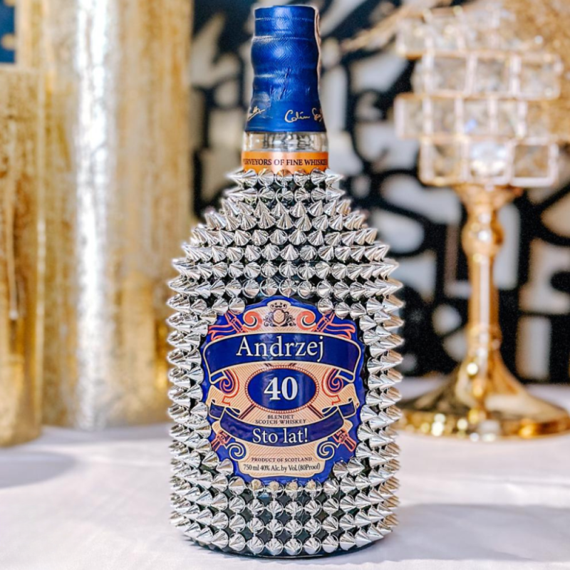 WHISKY CHIVAS REGAL 18YO Z KOLCAMI 0.7L